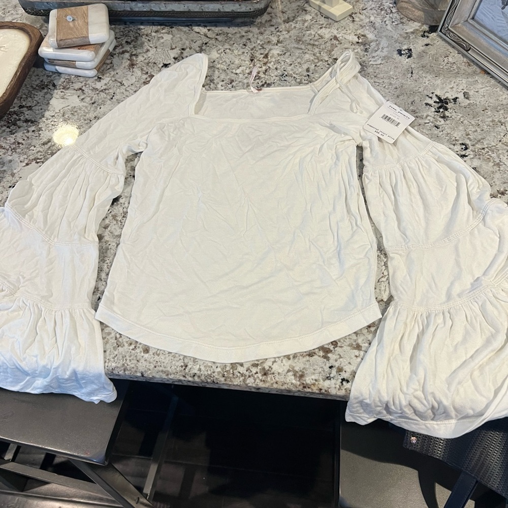 FREEE PEOPLE MEDIUM TOP